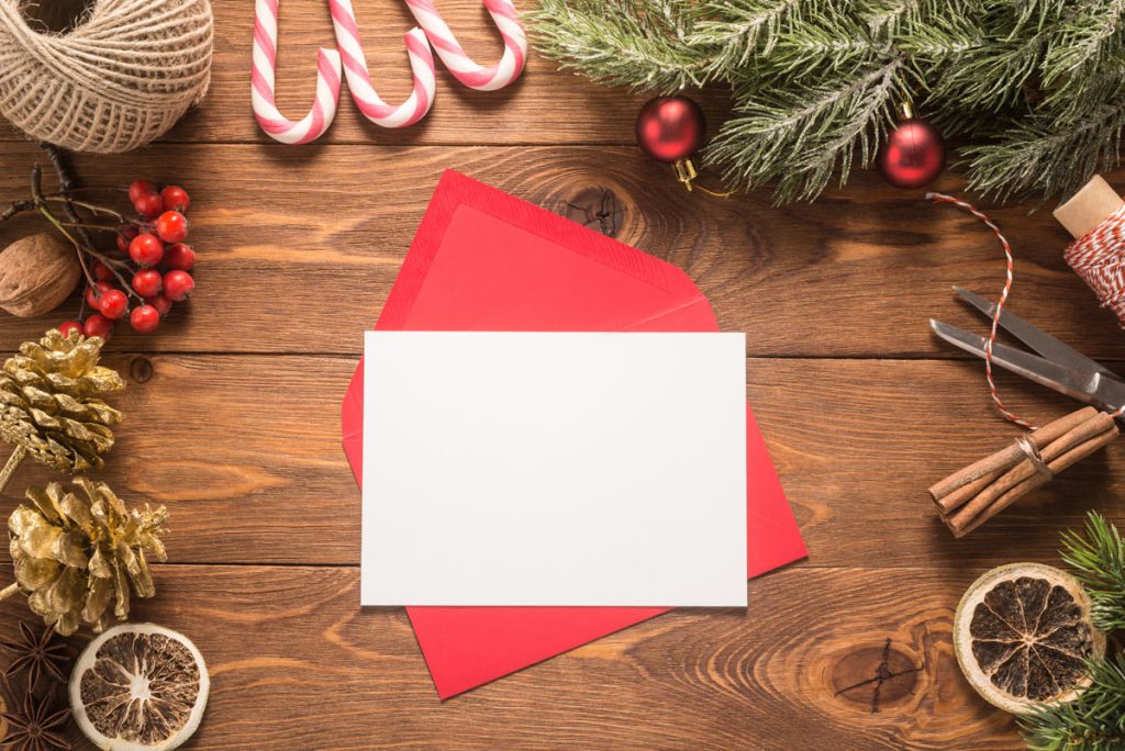 Cosa scrivere in un biglietto di auguri natalizio